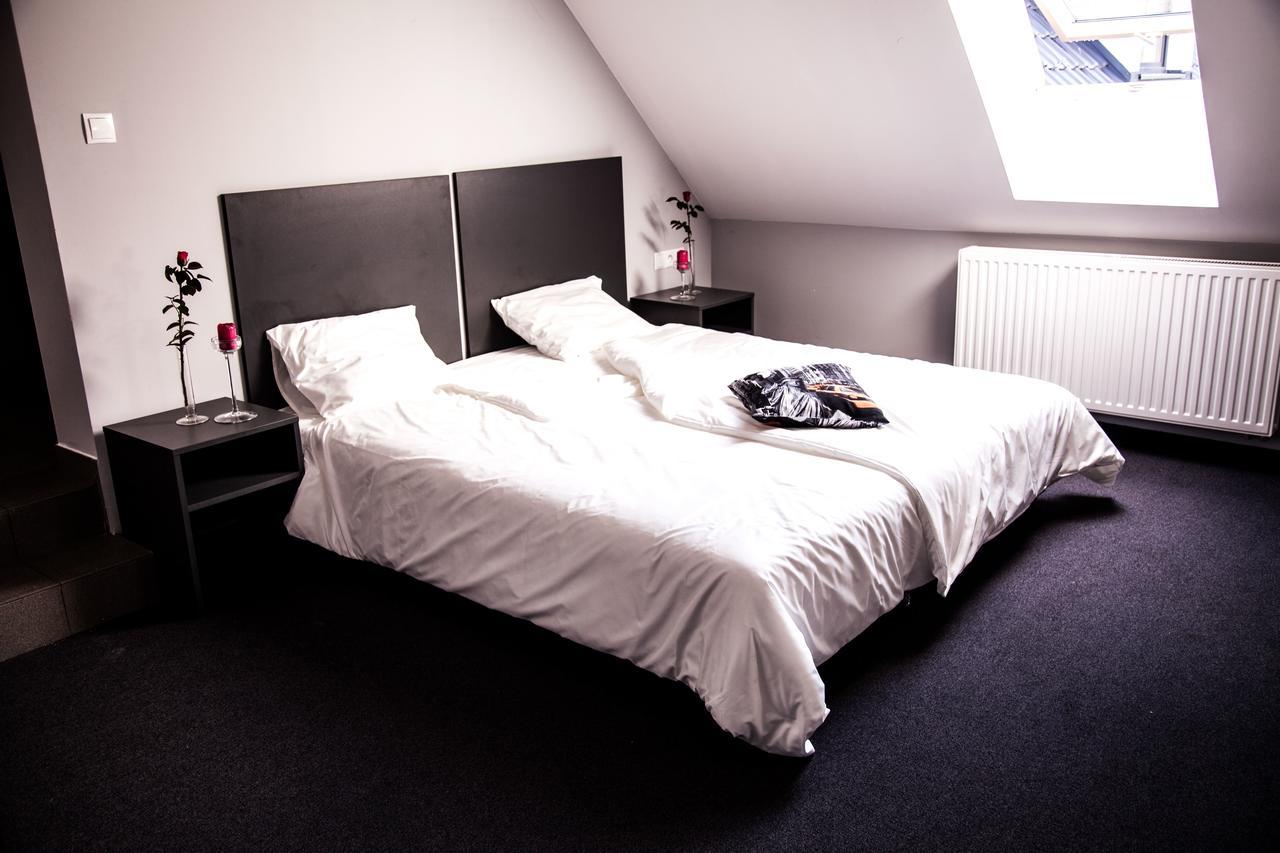Bed and Breakfast Essenza Party Center Swidnica  Экстерьер фото